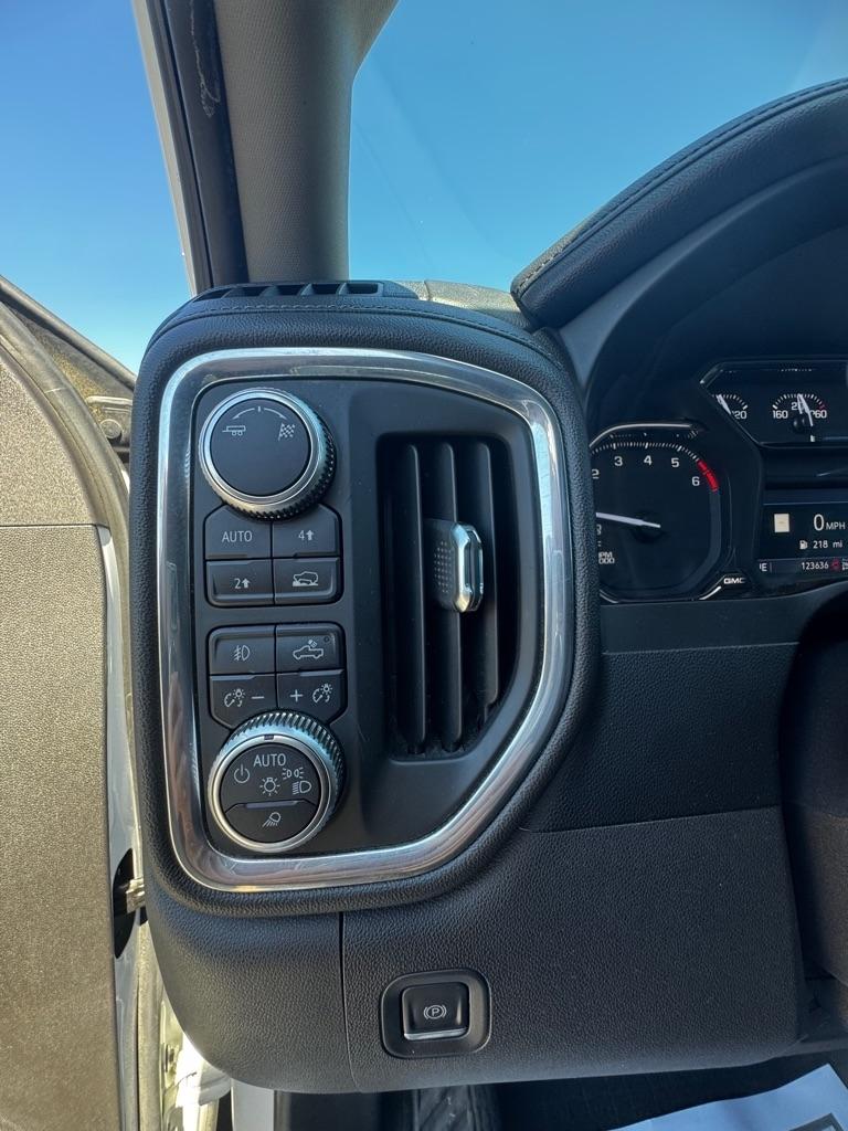 GMC Sierra 1500 4WD Crew Cab 147" SLT 2019