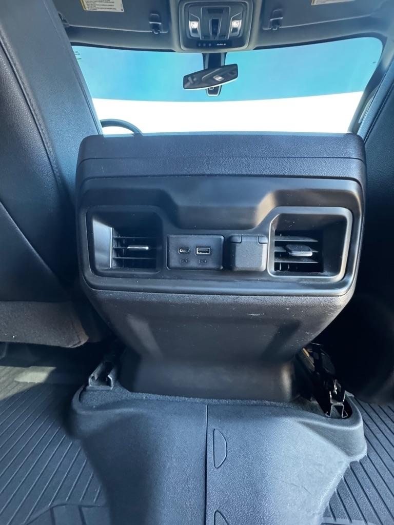 Chevrolet Silverado 1500 4WD Crew Cab 147" RST 2021