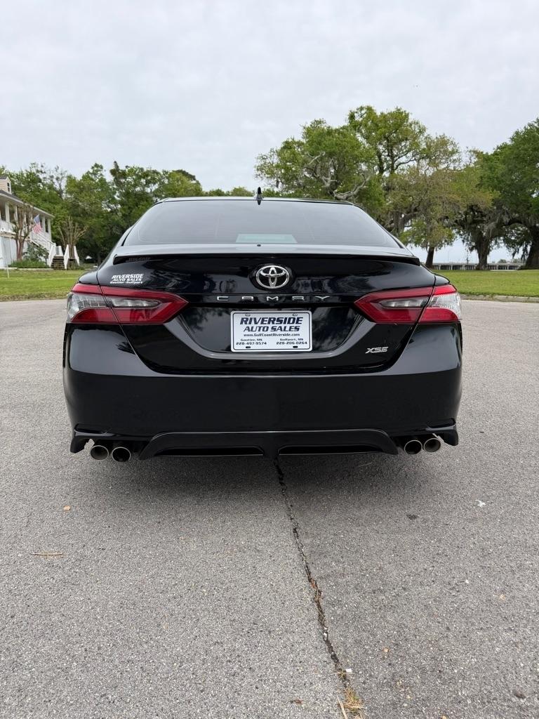 Toyota Camry  2021