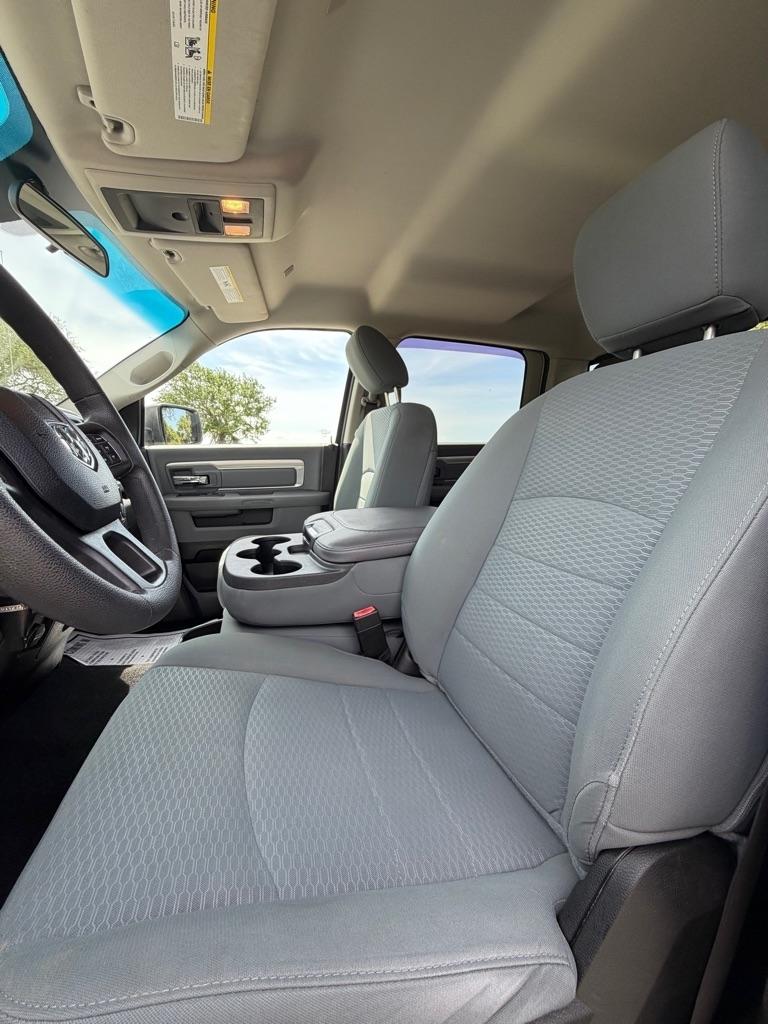 RAM 1500 Classic SLT 4x2 Crew Cab 6'4" Box 2019