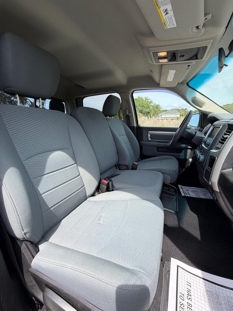 RAM 1500 Classic SLT 4x2 Crew Cab 6'4" Box 2019