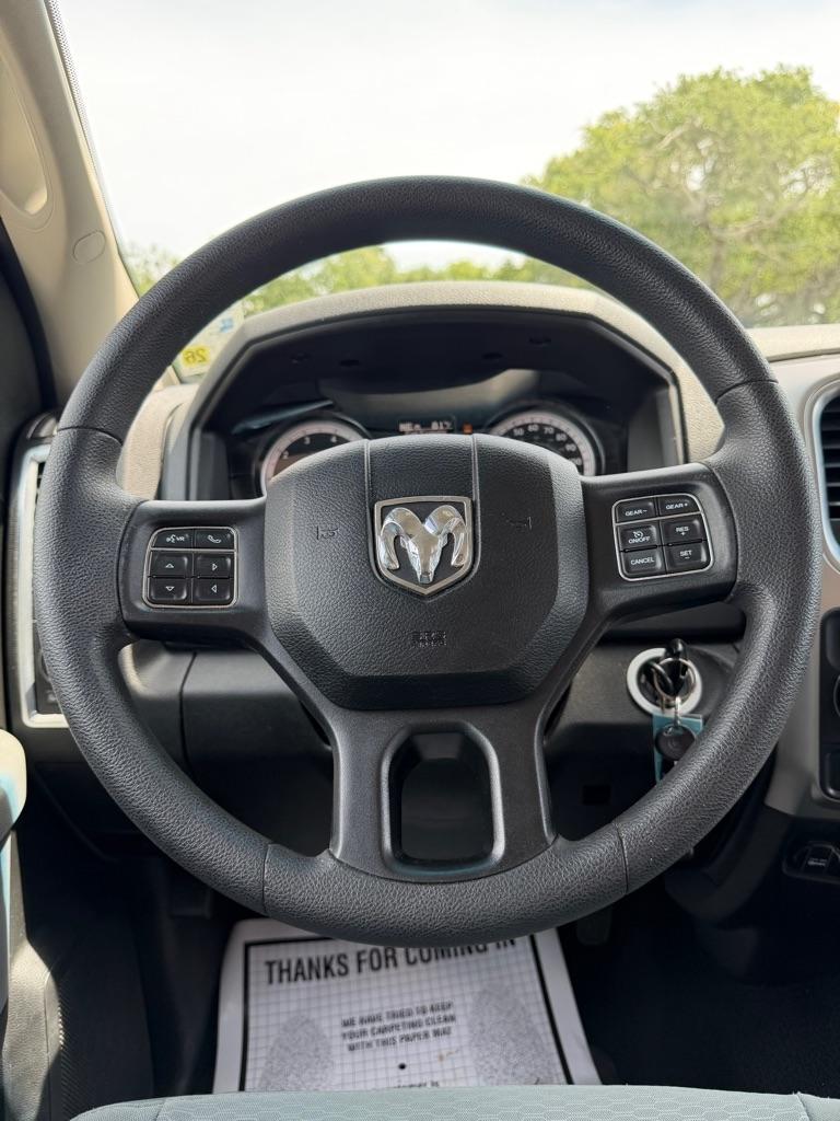 RAM 1500 Classic SLT 4x2 Crew Cab 6'4" Box 2019