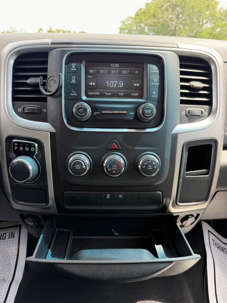 RAM 1500 Classic SLT 4x2 Crew Cab 6'4" Box 2019