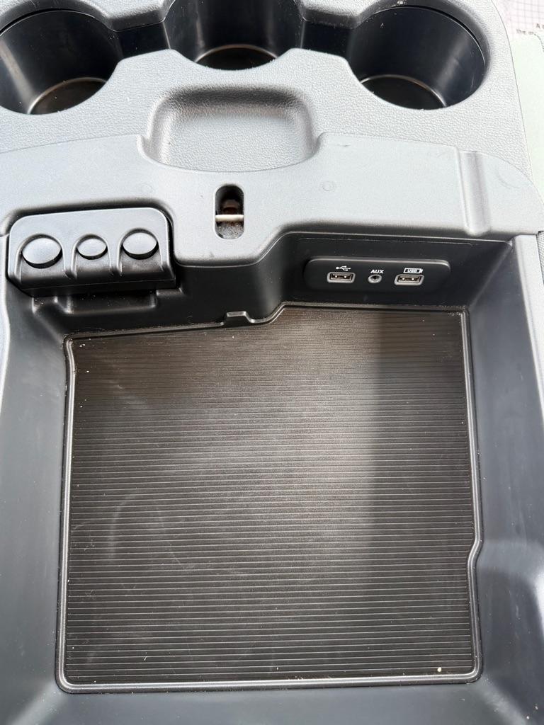 RAM 1500 Classic SLT 4x2 Crew Cab 6'4" Box 2019