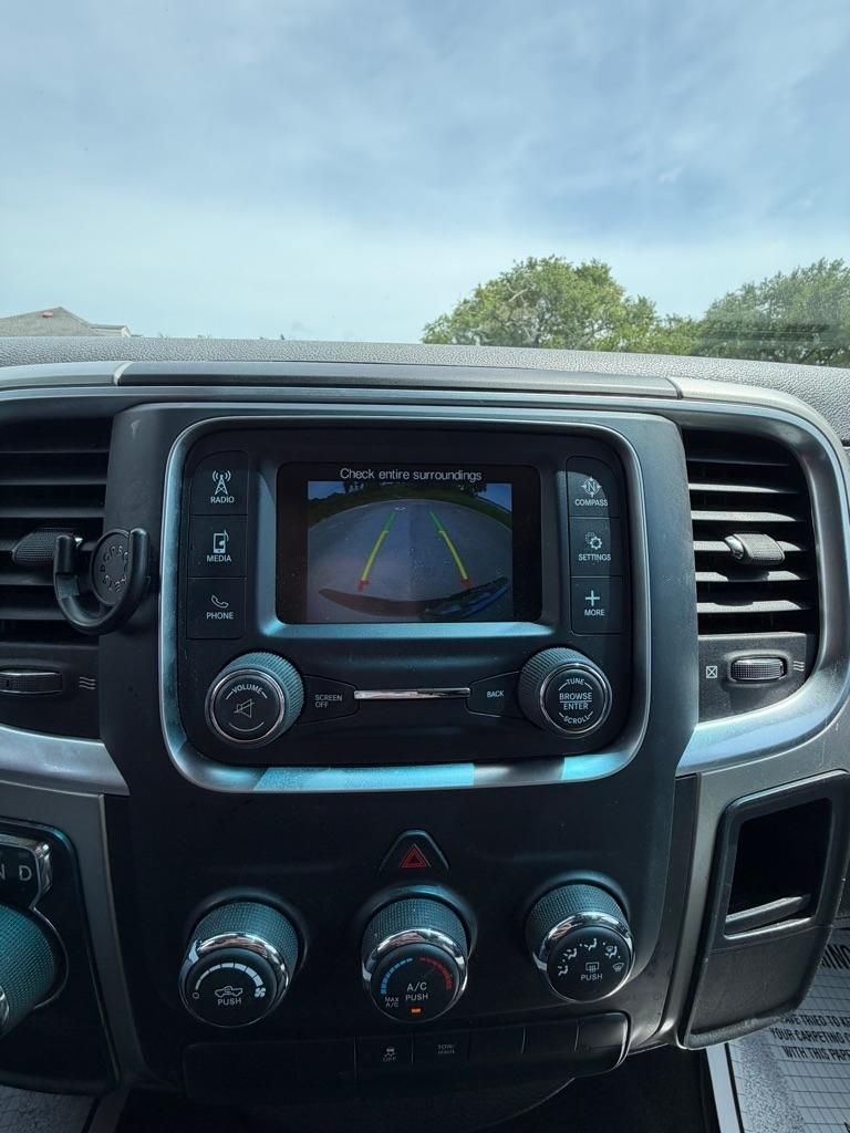 RAM 1500 Classic SLT 4x2 Crew Cab 6'4" Box 2019