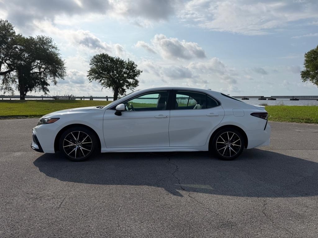 Toyota Camry SE Auto (Natl) 2023
