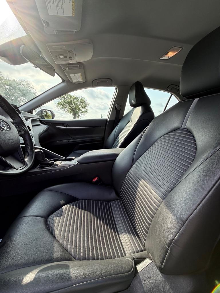 Toyota Camry SE Auto (Natl) 2023