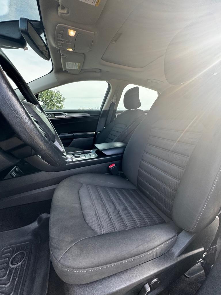 Ford Fusion Hybrid SE FWD 2019
