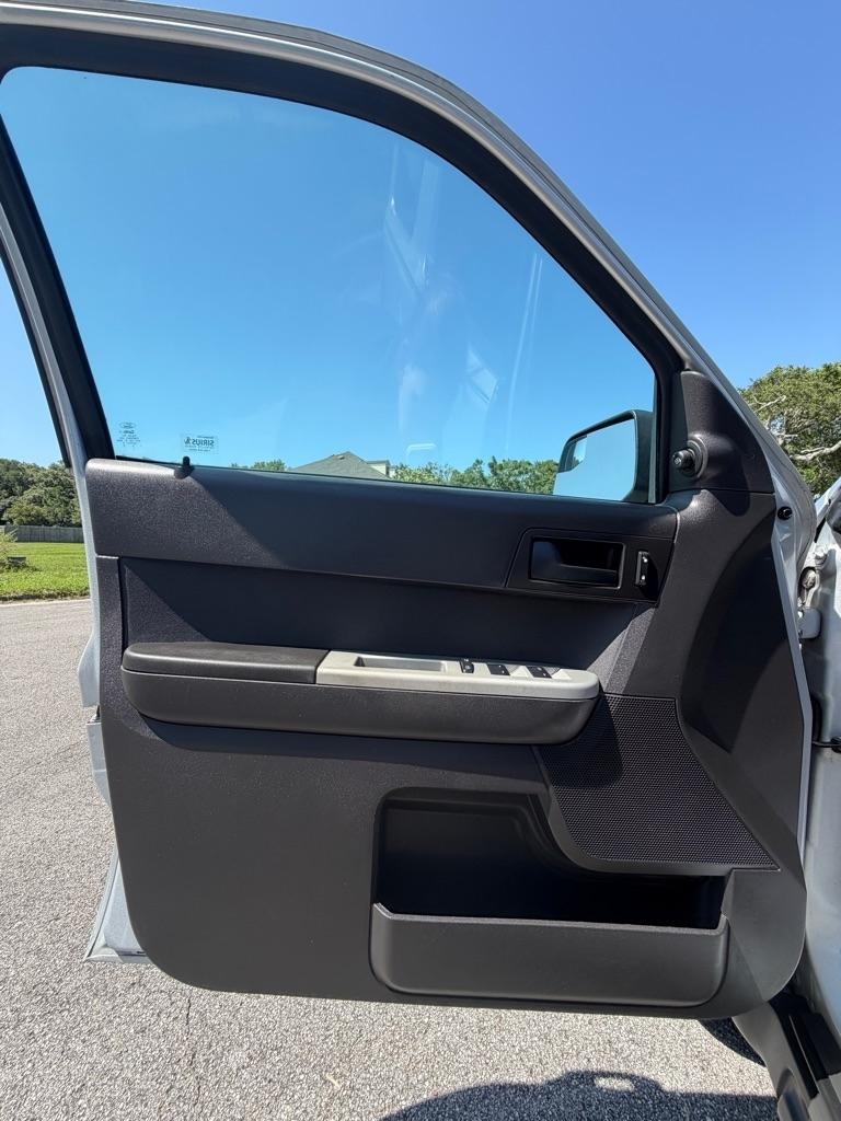 Ford Escape 4WD 4dr XLT 2012