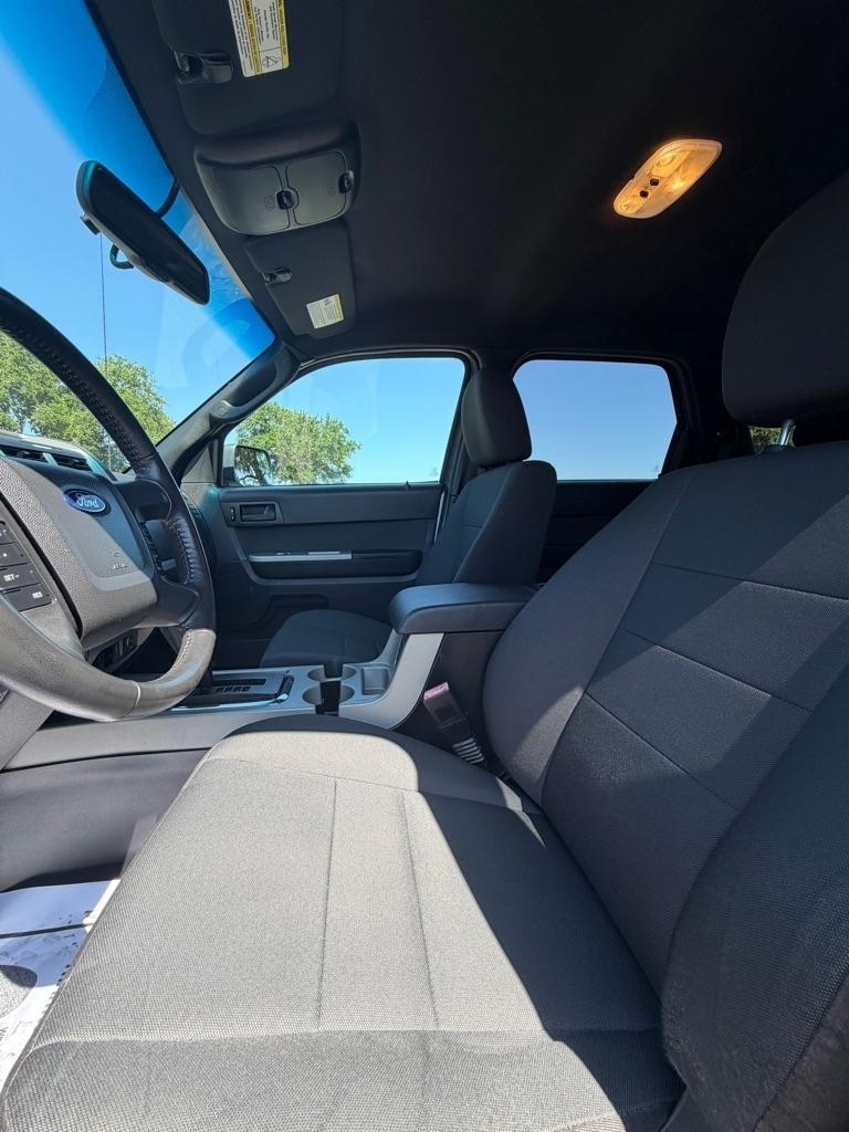 Ford Escape 4WD 4dr XLT 2012