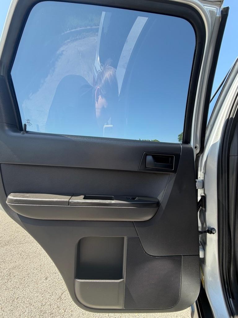 Ford Escape 4WD 4dr XLT 2012