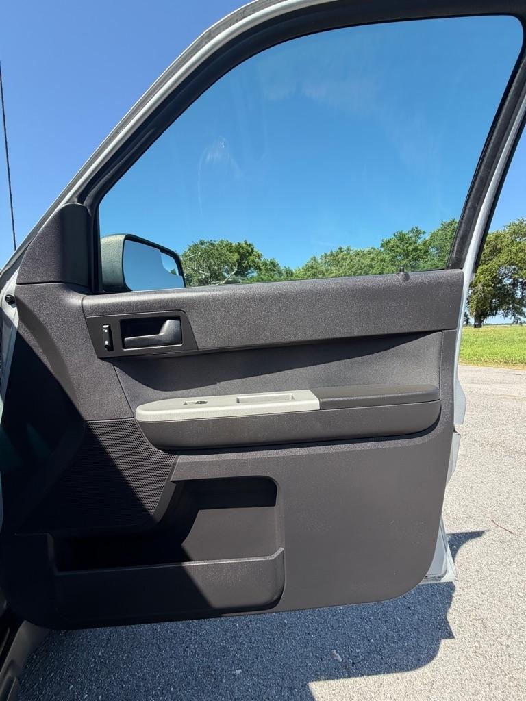 Ford Escape 4WD 4dr XLT 2012