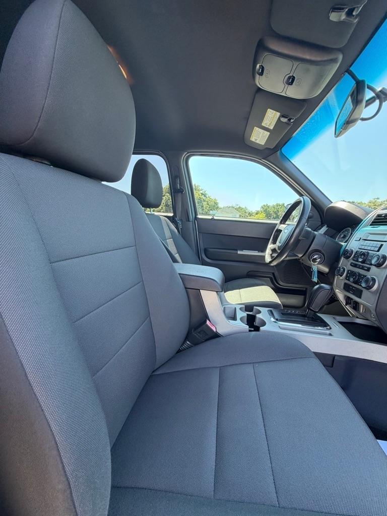 Ford Escape 4WD 4dr XLT 2012