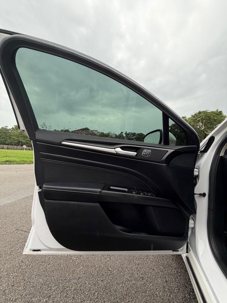 Ford Fusion Titanium FWD 2019