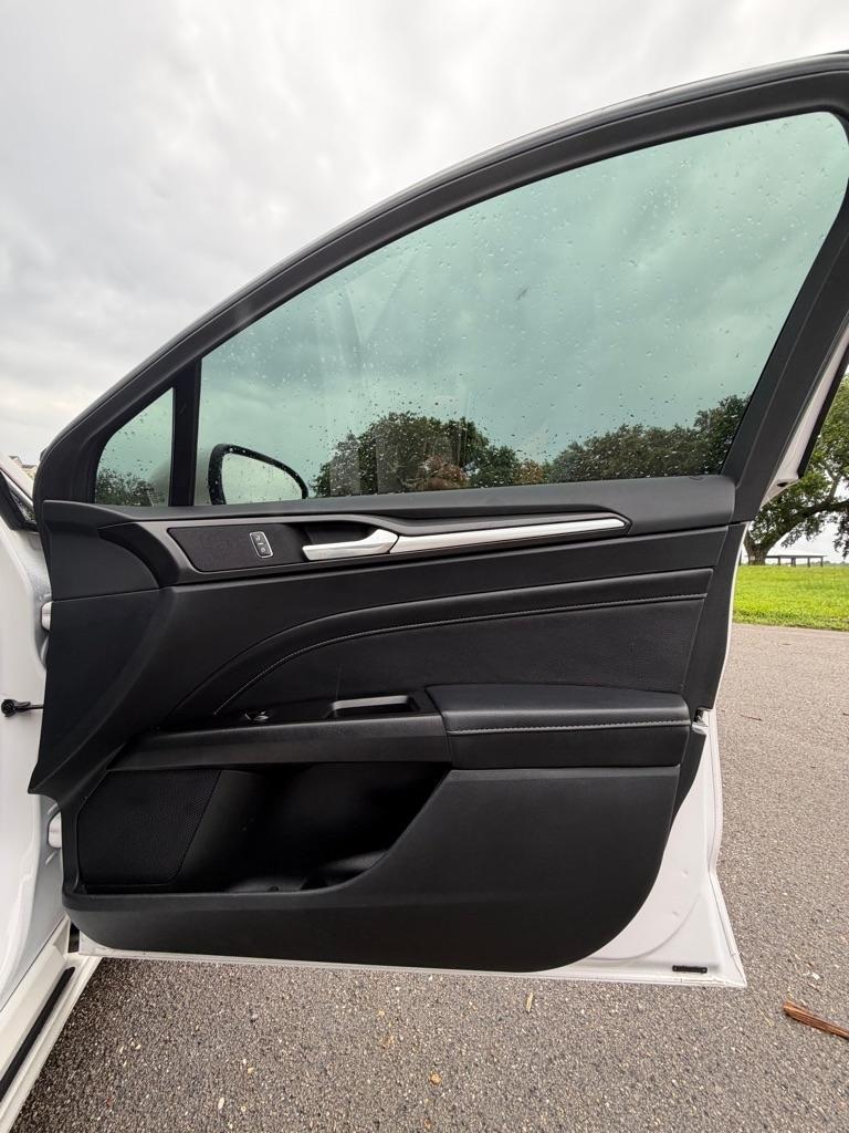 Ford Fusion Titanium FWD 2019