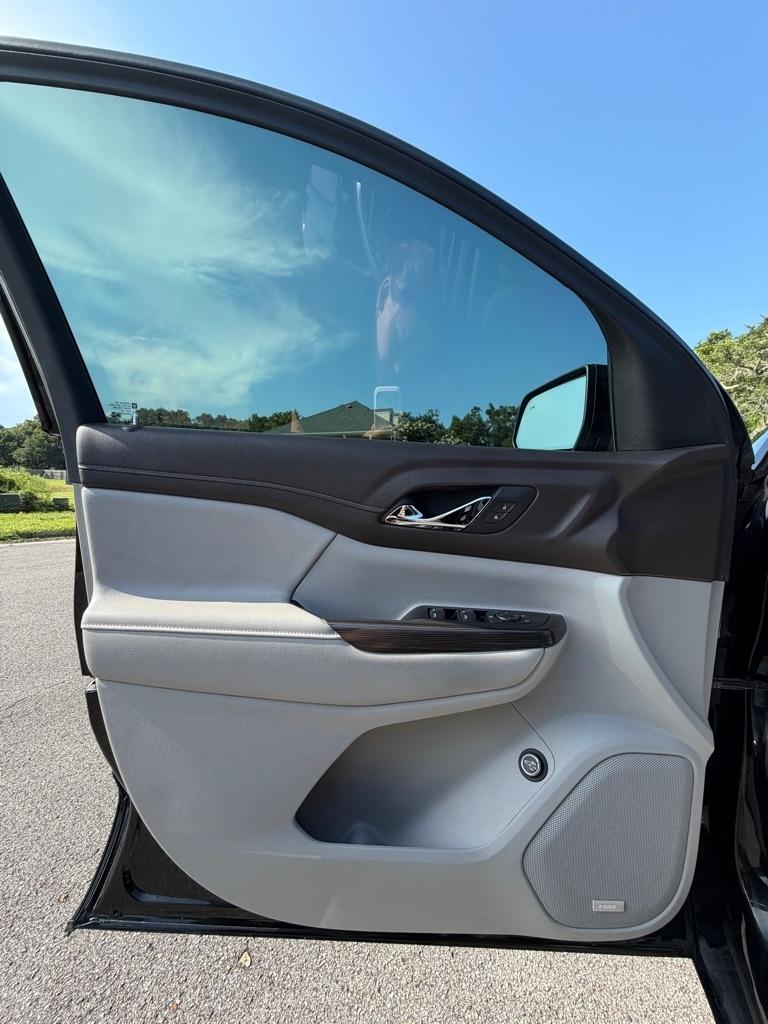 GMC Acadia FWD 4dr SLT w/SLT-1 2019