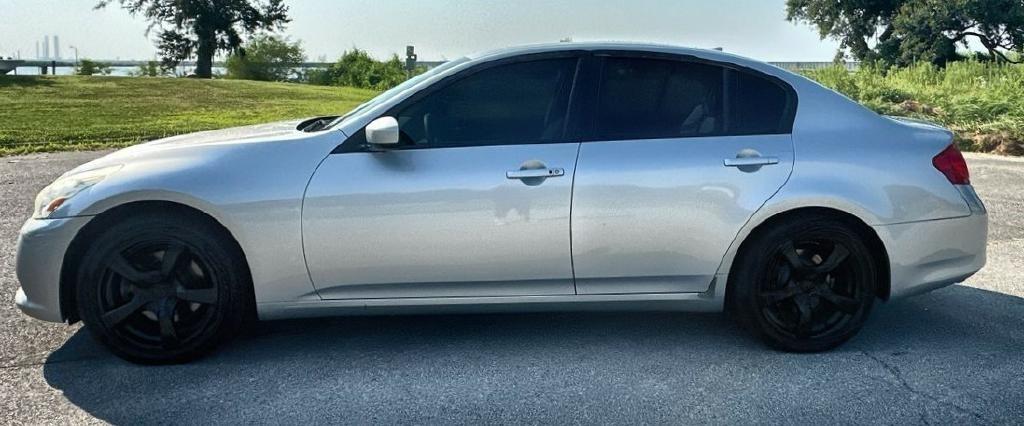 Infiniti G37 Sedan 4dr x AWD 2013
