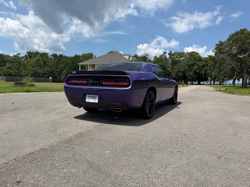 Dodge Challenger SXT RWD 2018