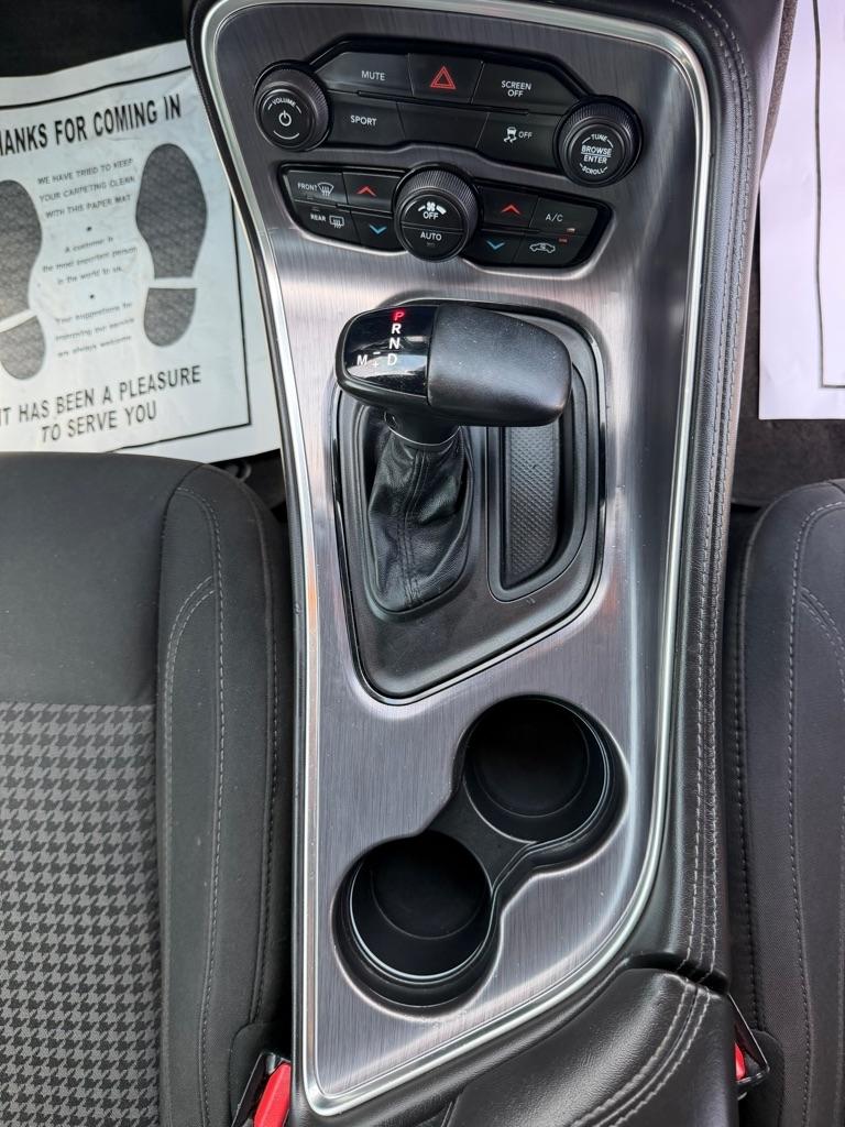 Dodge Challenger SXT RWD 2018