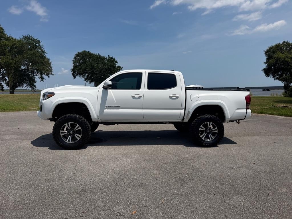 Toyota Tacoma SR5 Double Cab 5' Bed V6 4x2 AT (Natl) 2017