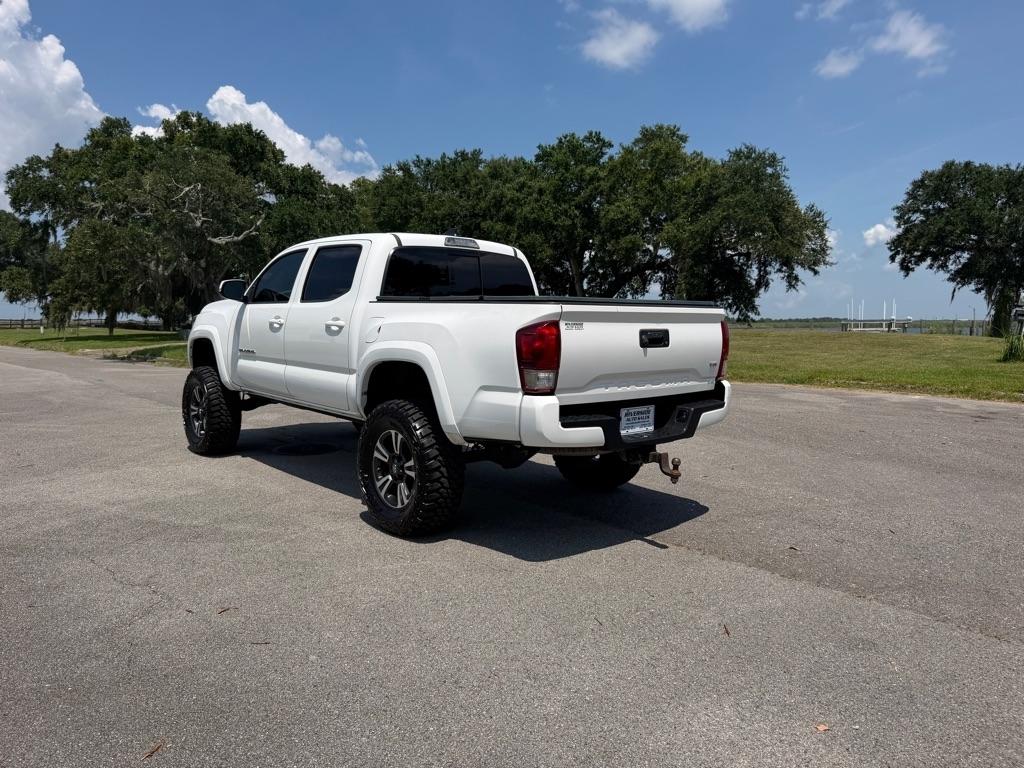 Toyota Tacoma SR5 Double Cab 5' Bed V6 4x2 AT (Natl) 2017