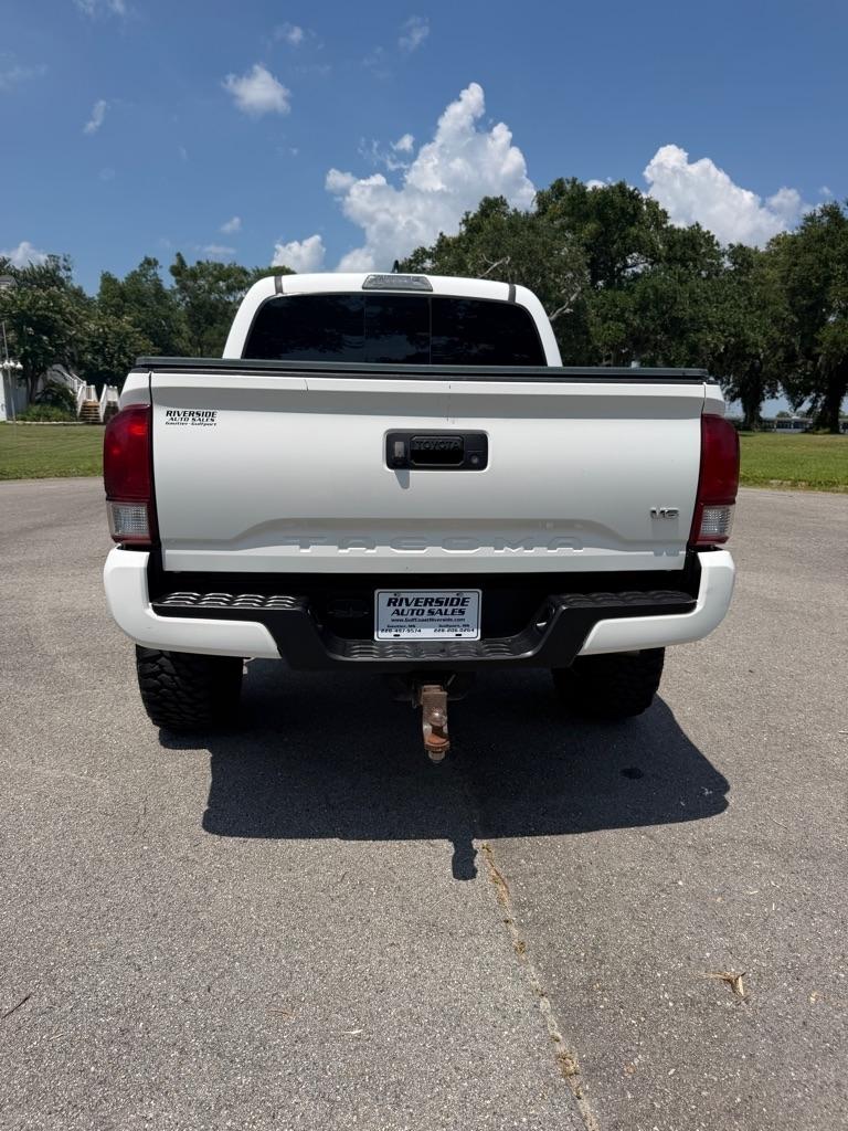 Toyota Tacoma SR5 Double Cab 5' Bed V6 4x2 AT (Natl) 2017