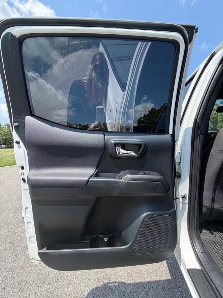 Toyota Tacoma SR5 Double Cab 5' Bed V6 4x2 AT (Natl) 2017