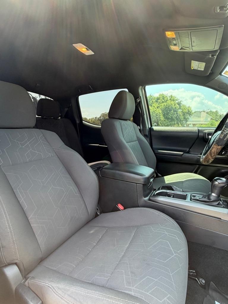 Toyota Tacoma SR5 Double Cab 5' Bed V6 4x2 AT (Natl) 2017