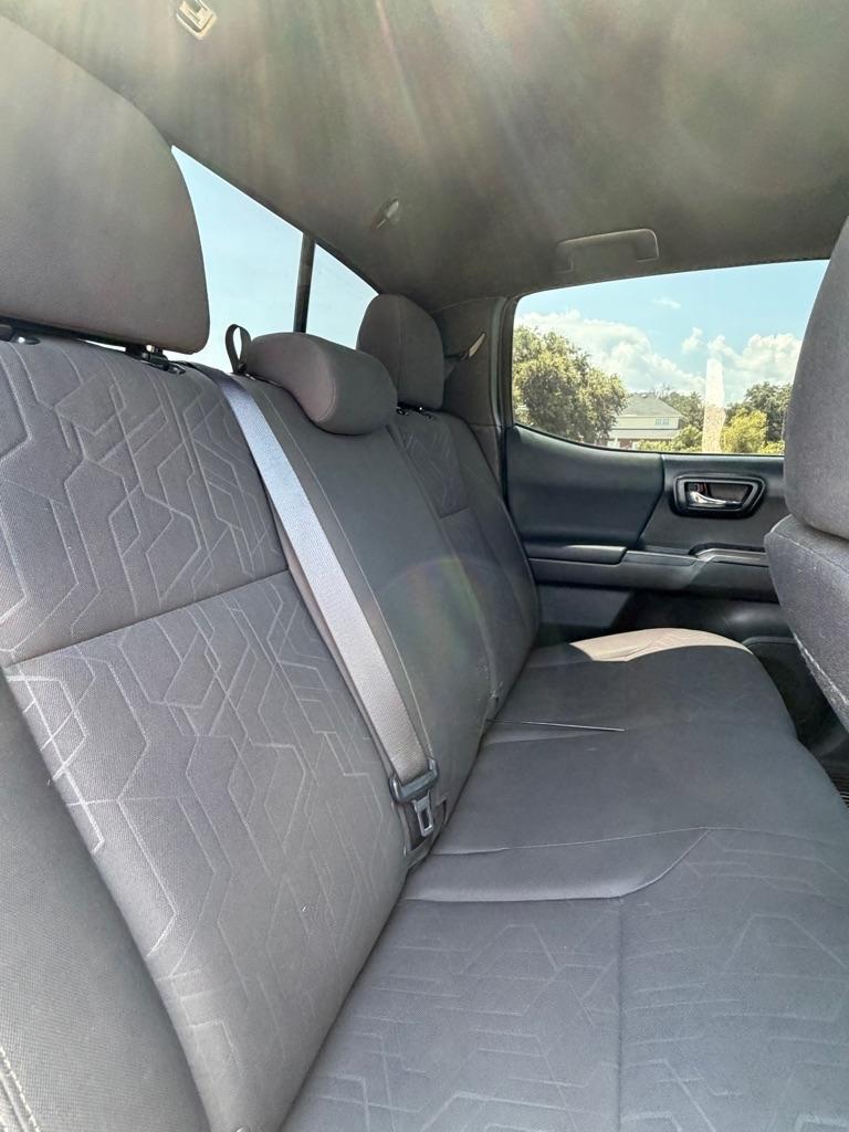 Toyota Tacoma SR5 Double Cab 5' Bed V6 4x2 AT (Natl) 2017
