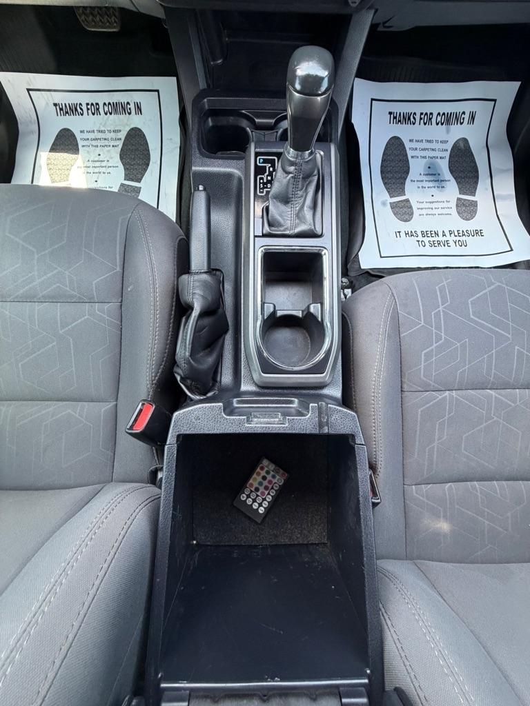 Toyota Tacoma SR5 Double Cab 5' Bed V6 4x2 AT (Natl) 2017