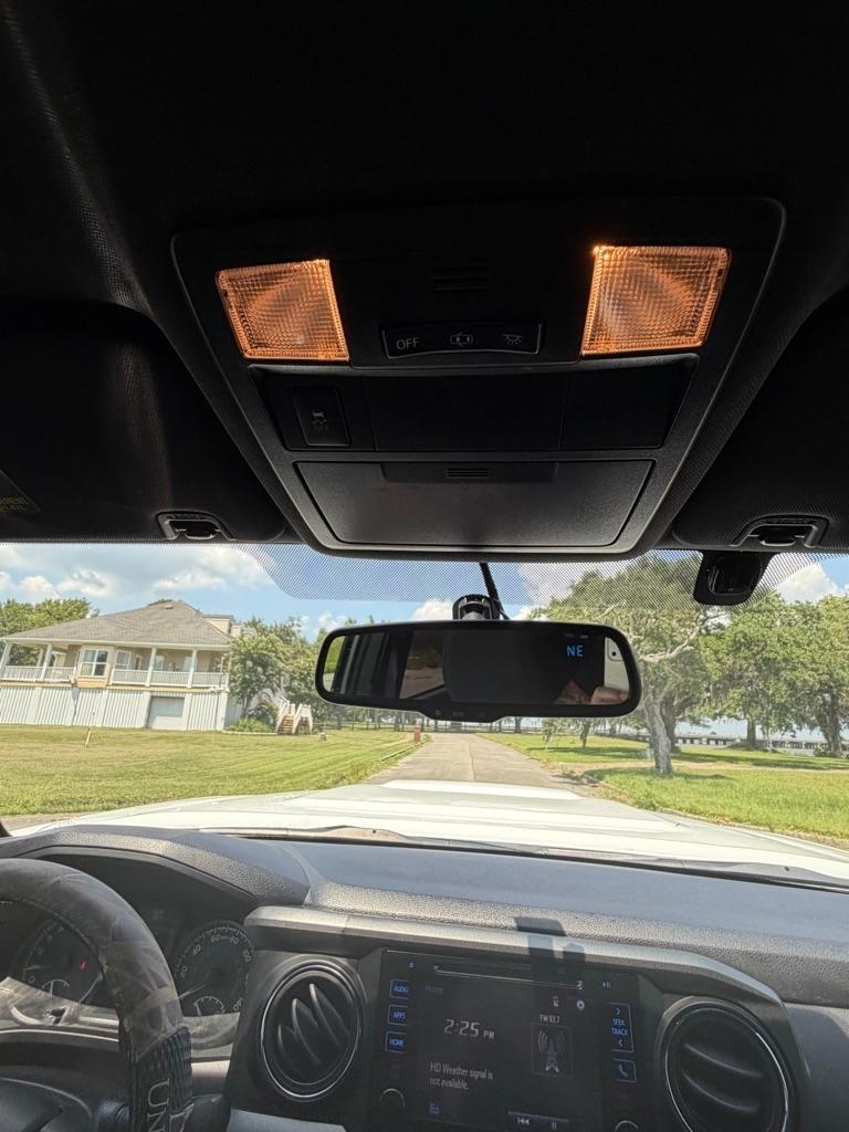 Toyota Tacoma SR5 Double Cab 5' Bed V6 4x2 AT (Natl) 2017