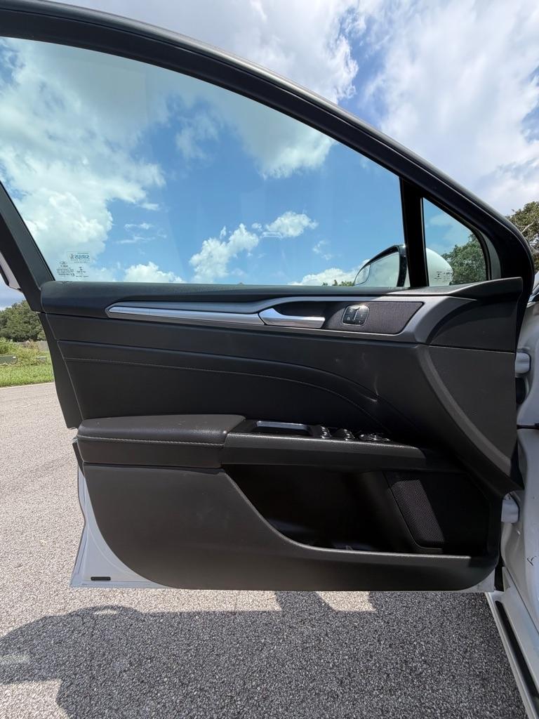 Ford Fusion 4dr Sdn Titanium FWD 2015