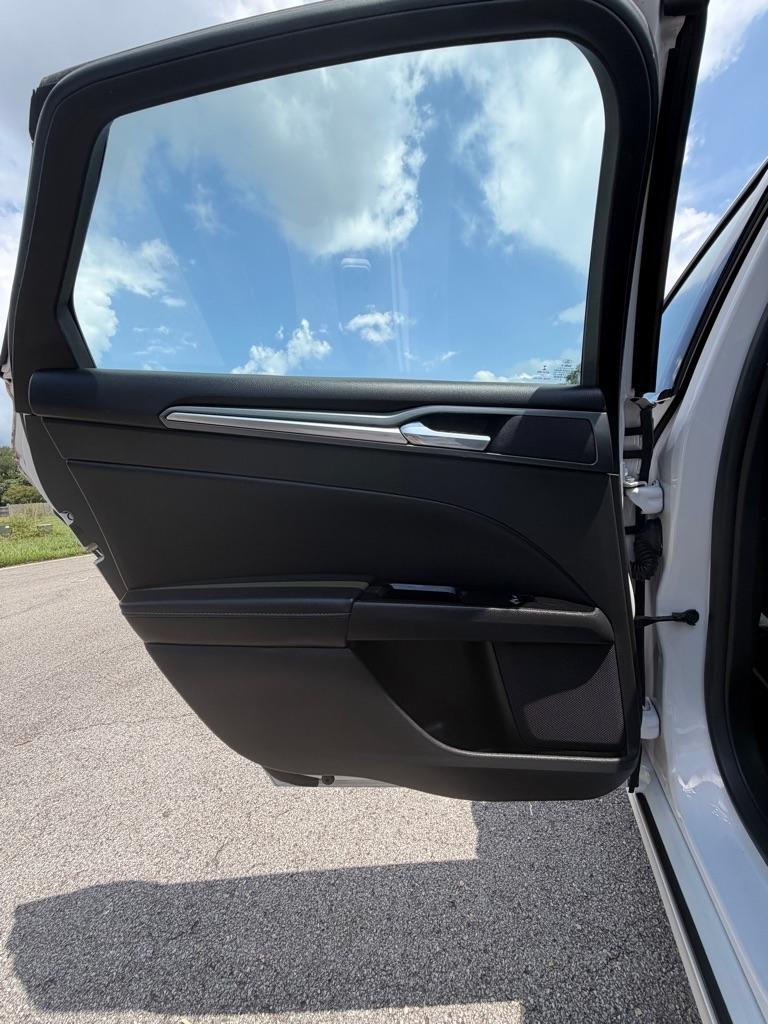 Ford Fusion 4dr Sdn Titanium FWD 2015