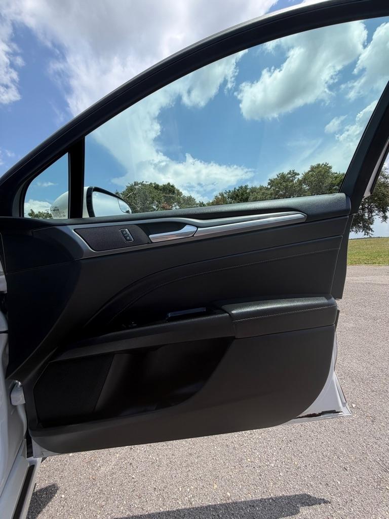 Ford Fusion 4dr Sdn Titanium FWD 2015
