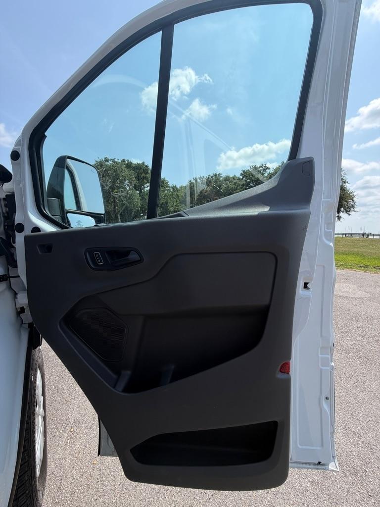 Ford Transit Passenger Wagon T-350 148" Low Roof XLT RWD 2023