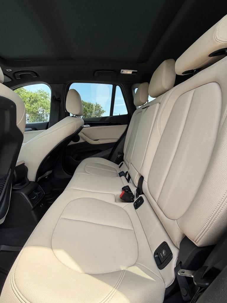 BMW X1 sDrive28i Sports Activity Vehicle 2021