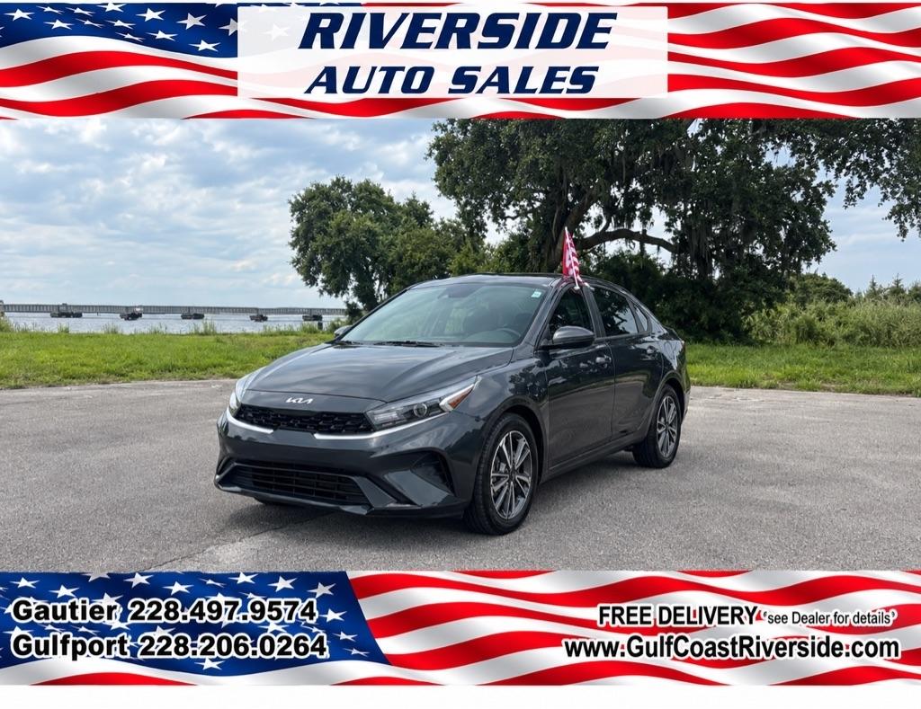 2023 Kia Forte LXS IVT