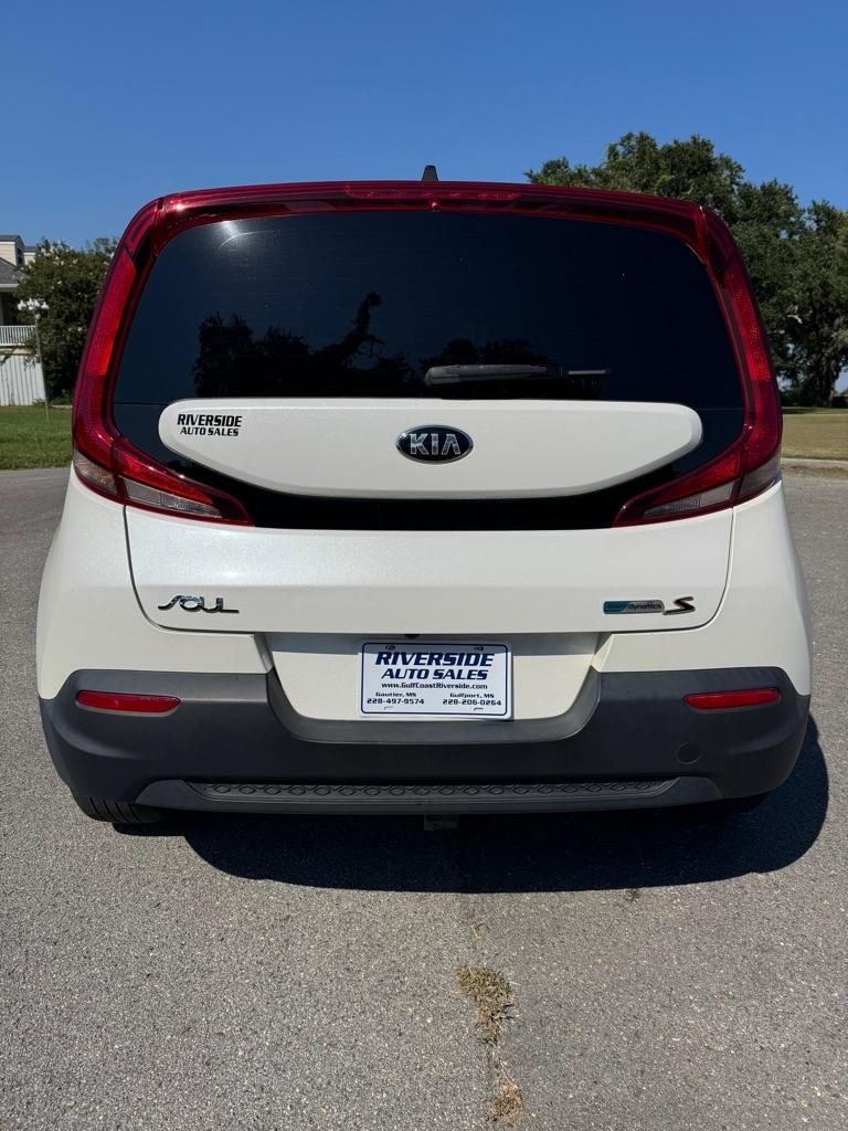 Kia Soul S IVT 2021