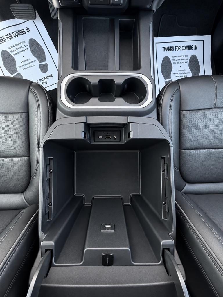 Chevrolet Silverado 1500 4WD Crew Cab 147" High Country 2022