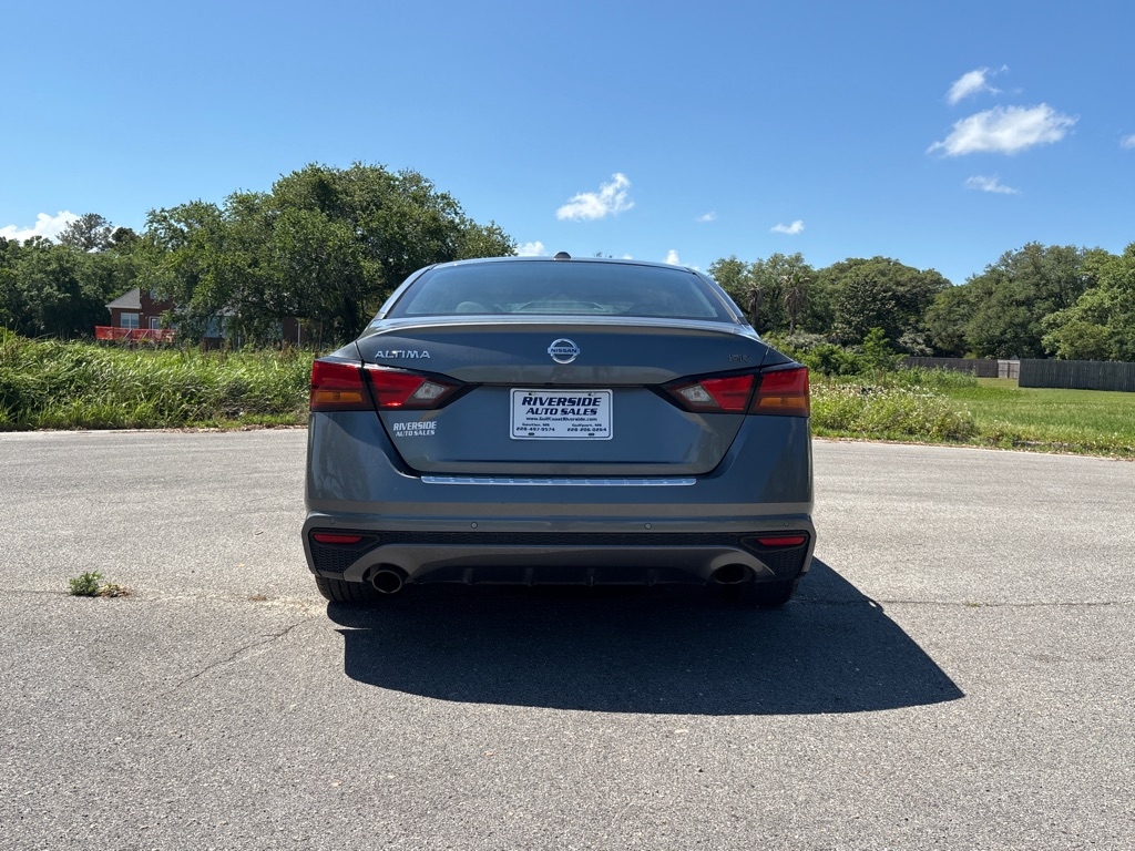 Nissan Altima 2.5 SR Sedan 2022