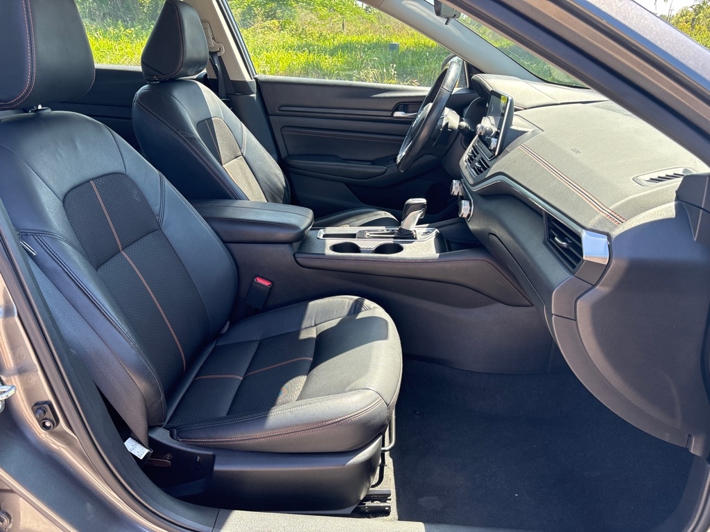 Nissan Altima 2.5 SR Sedan 2022