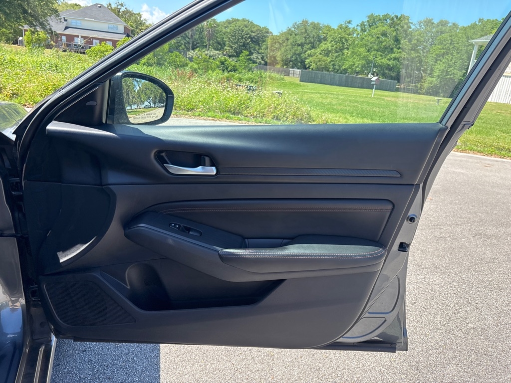 Nissan Altima 2.5 SR Sedan 2022