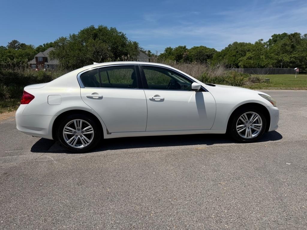 Infiniti G37 Sedan 4dr x AWD 2013