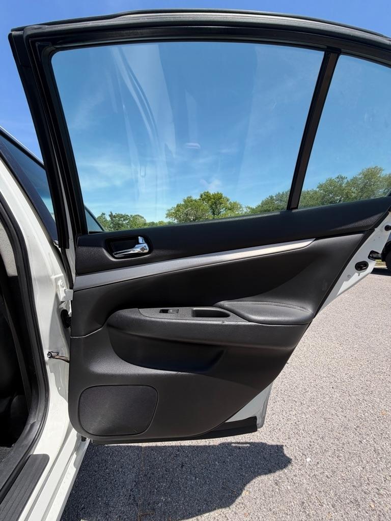 Infiniti G37 Sedan 4dr x AWD 2013