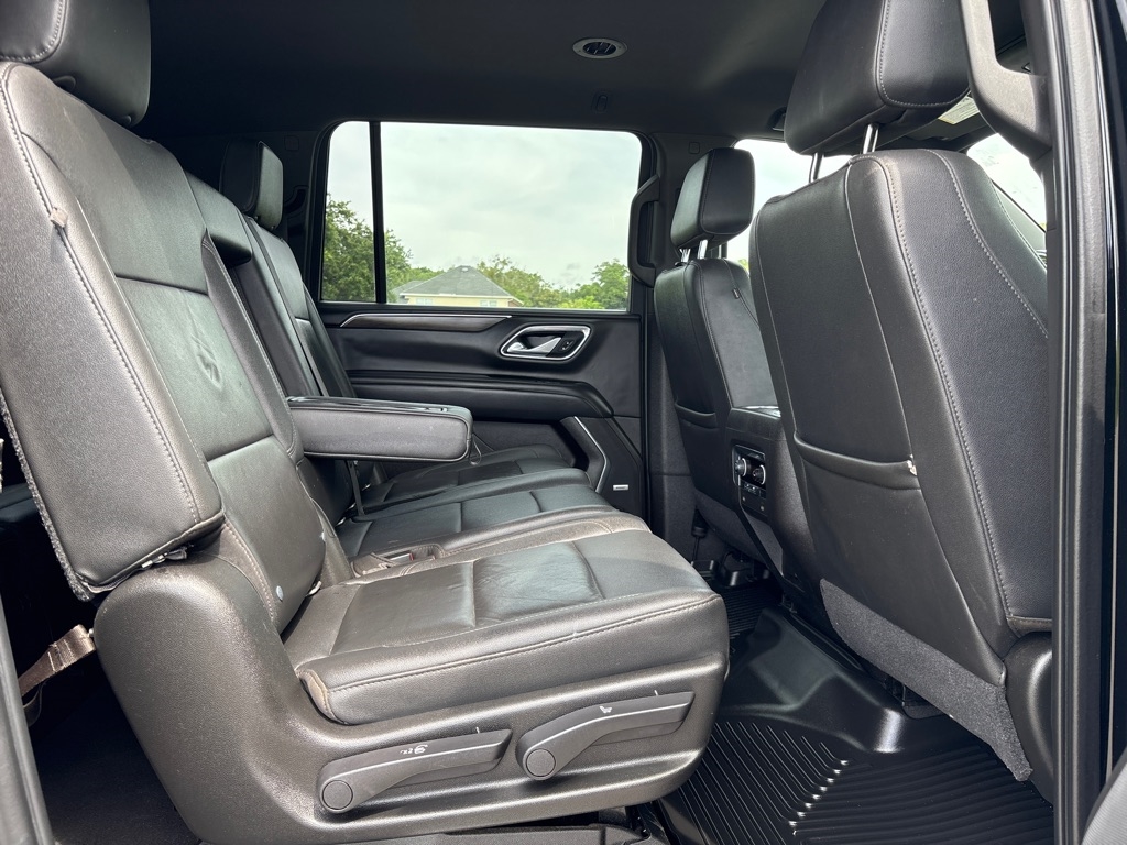 Chevrolet Suburban LT 2021