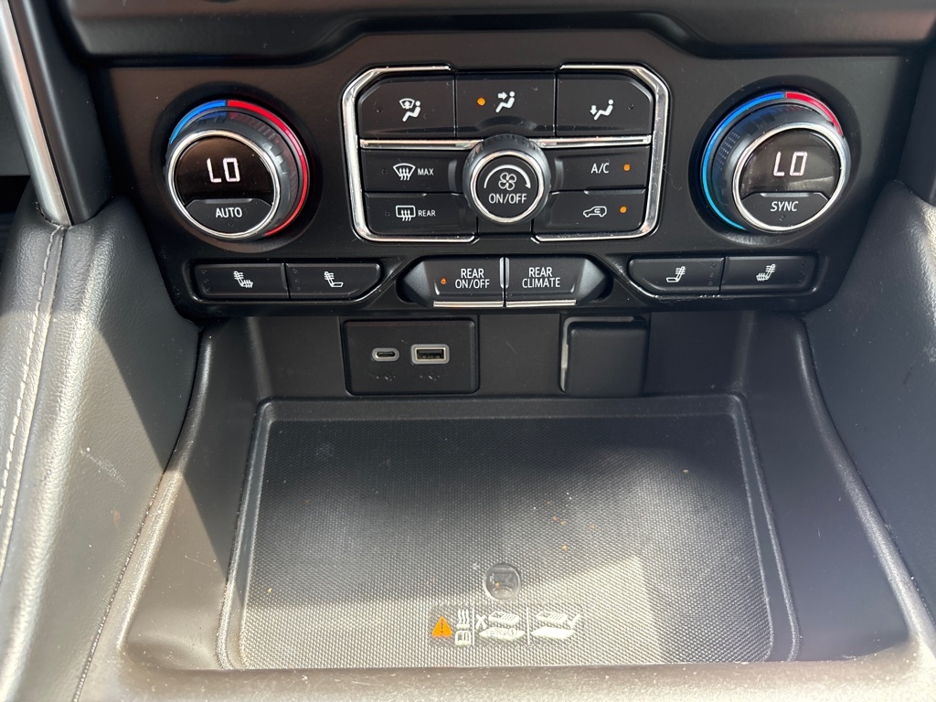 Chevrolet Suburban LT 2021