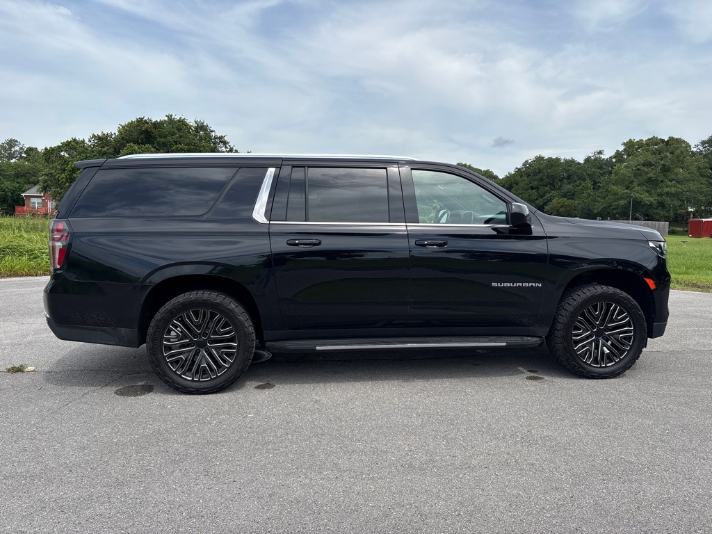 Chevrolet Suburban LT 2021