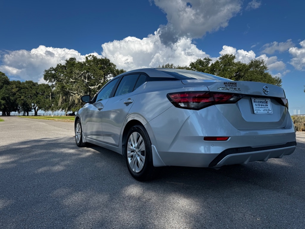 Nissan Sentra S CVT 2022