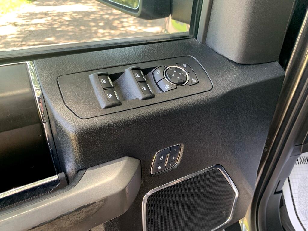 Ford F-150 Platinum 4WD SuperCrew 5.5' Box 2018 Ford F-150 Platinum 4WD SuperCrew 5.5' Box 2018