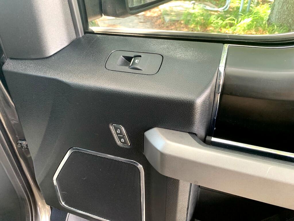 Ford F-150 Platinum 4WD SuperCrew 5.5' Box 2018 Ford F-150 Platinum 4WD SuperCrew 5.5' Box 2018